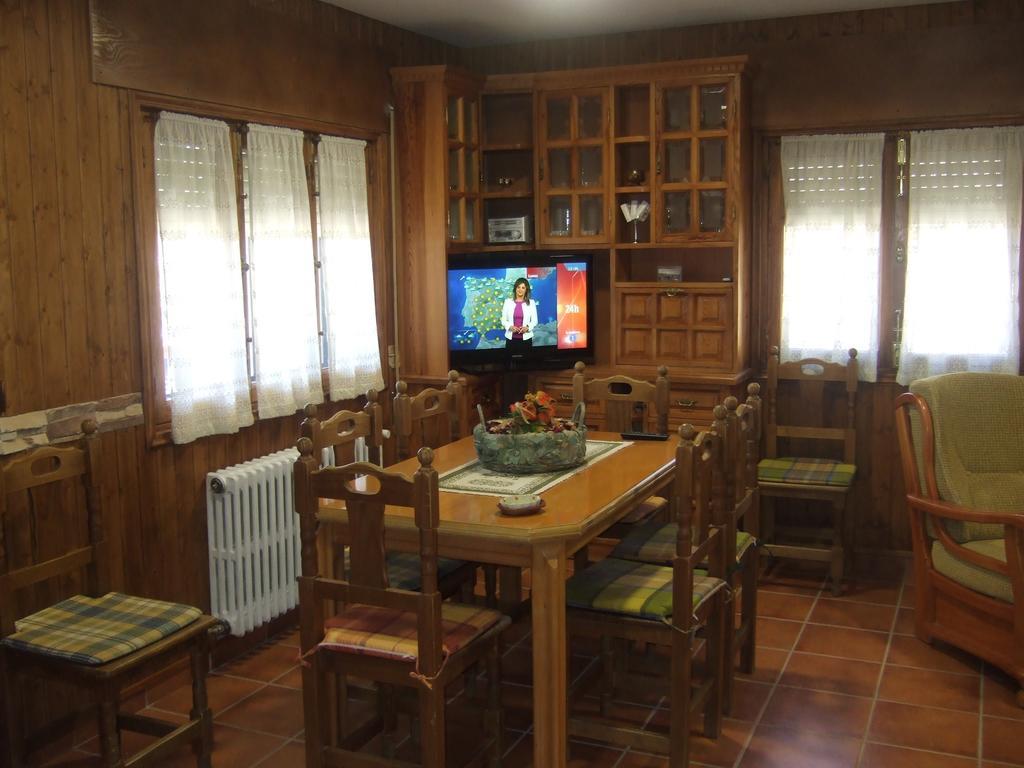 Tinao De Gredos Villa Barajas de Gredos Room photo